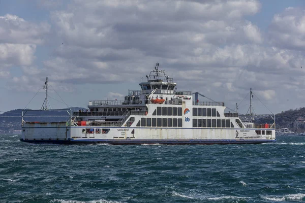 Istanbul Mars 2019 Istanbul Sea Buses Färjor Vid Istanbulsundet Eminonu — Stockfoto