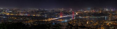 15 Temmuz Şehitler Köprüsü (15 Temmuz Sehitler Koprusu). İstanbul Boğazı Köprüsü, gece. İstanbul, Türkiye.
