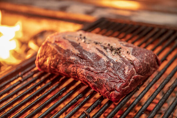 Стейк из угольной говядины
. 