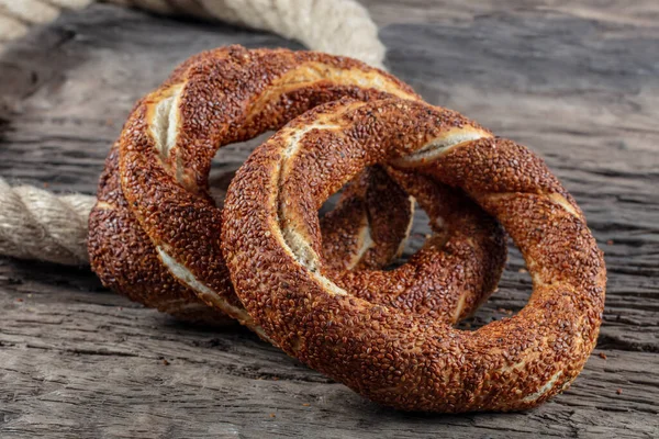 Turkse Simit Houten Achtergrond Voor Het Ontbijt Turkse Bagel Simit — Stockfoto