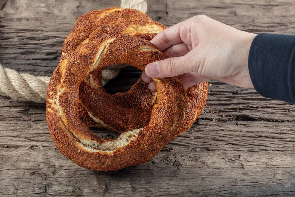 Simit Turco Fundo Madeira Para Pequeno Almoço Bagel Turco Simit — Fotografia de Stock