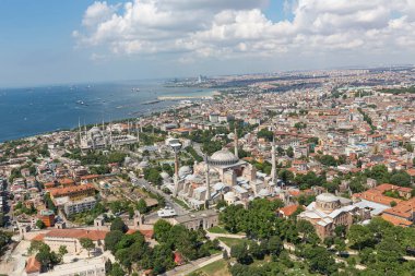 İstanbul hava fotoğrafı. Helikopterden görüntü: Ayasofya, Mavi Cami.