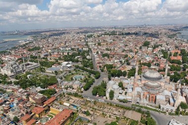 İstanbul hava fotoğrafı. Helikopterden görüntü: Ayasofya, Mavi Cami.