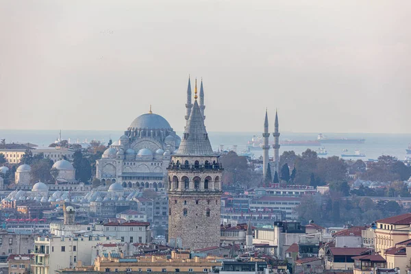 Torre Galata Construída Pela Mesquita Genovesa Suleymaniye Construída Pelos Otomanos — Fotografia de Stock