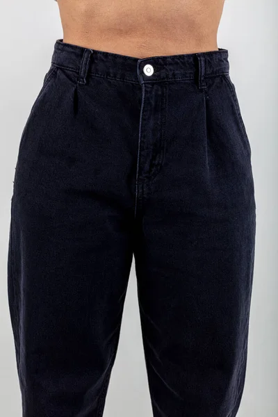 Stüdyo Sonbahar Kış Konseptini Çeker Stüdyoda Siyah Kot Pantolon Pantolon — Stok fotoğraf