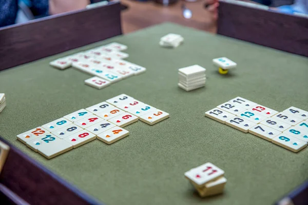 Juego Mesa Turco Okey Rummikub Una Mesa Con Paño Verde — Foto de Stock