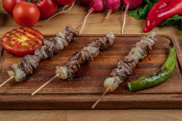 Espetos Carne Espetos Lixo Kebab Apetitoso Paus Madeira — Fotografia de Stock