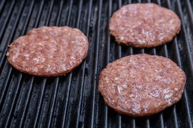 Lezzetli hamburgerlerin manzarasını kapat.