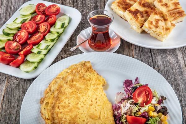 Tea Lasagna Omelet Wooden Background — Stock Photo, Image