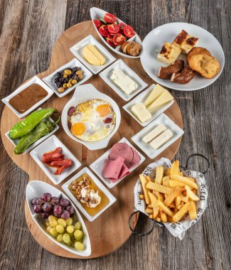 Türk mutfağı kahvaltı tabağı, aşçılık konsepti 