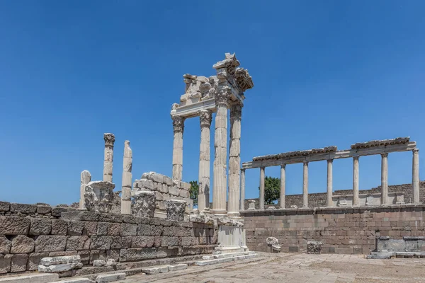 Acrópolis Bergama Templo Trajano Antigua Ciudad Pérgamo Bergama Izmir Turquía — Foto de Stock