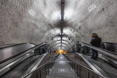 İstanbul, Türkiye - 15 Ocak 2018; İstanbul modern ulaşım, metro istasyonu - Anadolu tarafının ilk metro hattı.