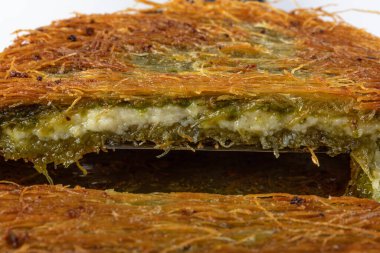 Geleneksel Türk Tatlısı / Kunefe. Türkçe adı 