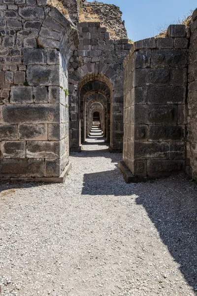 Ruinen Der Akropolis Von Pergamon Ruinen Und Säulen Des Trajanstempels — Stockfoto