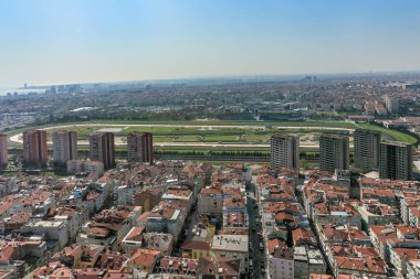 İstanbul at yarışı hipodromu, İstanbul, Türkiye. Helikopterden havadan çekilen fotoğraf.