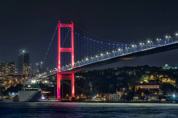 Illuminated Bosphorus Bridge Istanbul Turkey — Foto de Stock