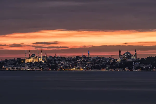 Zonsondergang Uitzicht Stad Vanaf Top Van Istanbul — Stockfoto