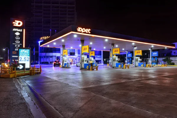 Istanbul Turkey August 2017 Opet Gas Station Istanbul Opet Leading — Stock Photo, Image