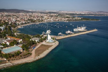 Tuzla, β, Trkiye - 25 Ağustos 2013; Tuzla plajı, ITU Denizcilik Fakültesi - Tuzla, İstanbul.