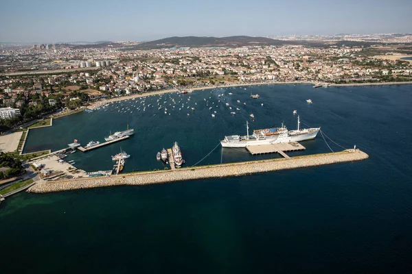 Tuzla Estambul Trkiye Agosto 2013 Playa Tuzla Uit Facultad Navegación — Foto de Stock