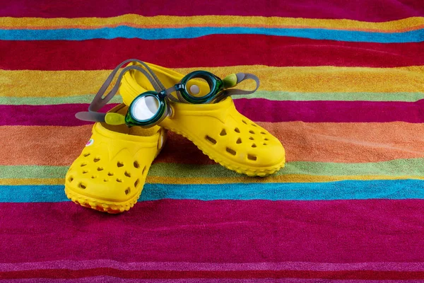 Chaussures Bébé Colorées Sur Plage — Photo