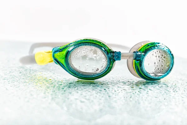 Gafas Para Nadar Con Gotas Agua Piscina Piscina — Foto de Stock