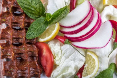 Cig kofte, Türk ve Ermeni mutfağında çiğ et yemeği. Türk sigarası 