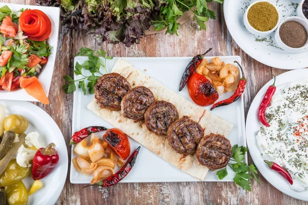 Delicious Grilled Meat Vegetables Wooden Table — Stock Photo, Image