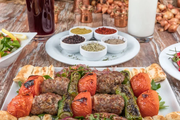 Turkse Stijl Tomaat Kebab Concept Shoot — Stockfoto