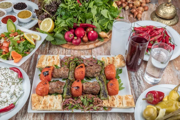 Turecký Styl Rajče Kebab Koncept Střílet — Stock fotografie