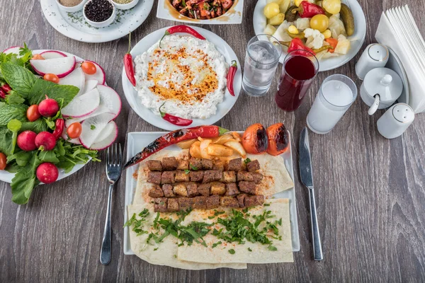 Assiette Spéciale Kebab Turc Avec Foie Rein — Photo