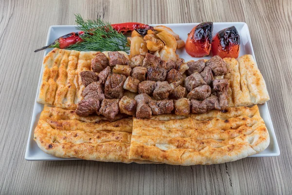 Speciální Krůtí Kebab Deska Játry Ledvinami — Stock fotografie
