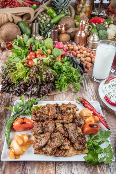 Viande Grillée Aux Légumes Aux Épices — Photo