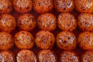 Lezzetli Asya yemeklerinin yakın görüntüsü