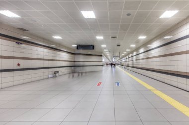 İstanbul metrosu. İstanbul metrosunun bir bölümü İstanbul 'da metroyla sağlanıyor..