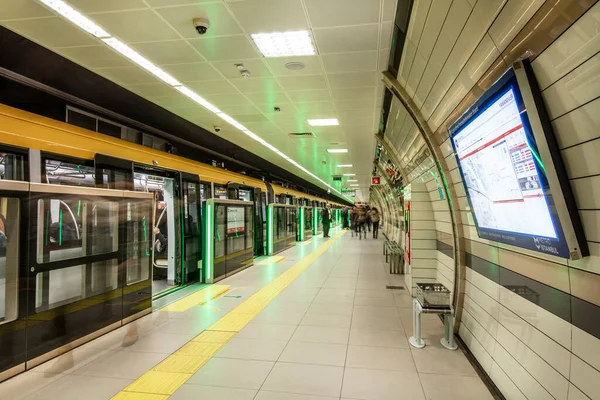 Istanbul Turecko Prosince 2018 Interiér Metra Istanbul Trasa Mezi Uskudarem — Stock fotografie