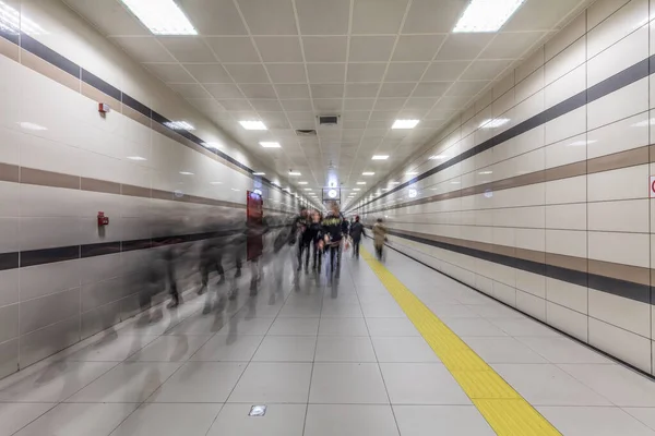 イスタンブール メトロ イスタンブール地下鉄内都市交通の一部はイスタンブールの地下鉄で提供されている — ストック写真