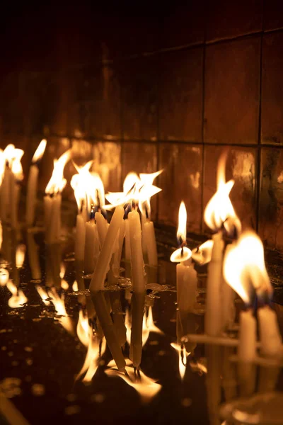 Visita Tempio Chiesa Accendere Candele Sullo Stand — Foto Stock