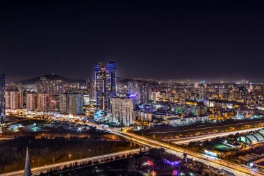İstanbul, Ataşehir, Türkiye - 26 Aralık 2018; İstanbul Ataşehir mükemmel gece açığı. İstanbul, Atasehir, İstanbul, Türkiye 'nin finans merkezidir 