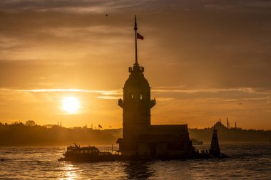 Gün batımında Bakire Kulesi (kiz kulesi) - istanbul, Türkiye 