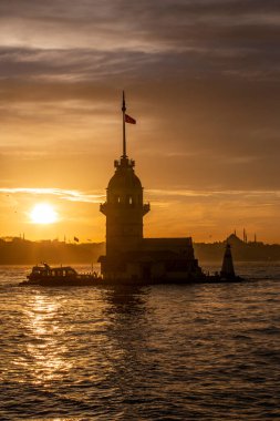 Gün batımında Bakire Kulesi (kiz kulesi) - istanbul, Türkiye 