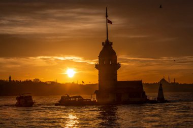 Gün batımında Bakire Kulesi (kiz kulesi) - istanbul, Türkiye 