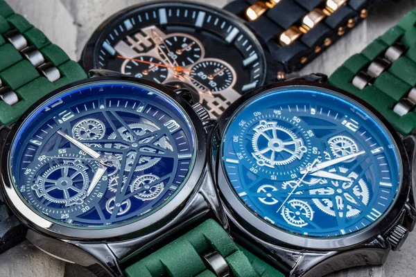 Nahaufnahme Militärische Oder Feldstil Armbanduhr Luxus Automatische Armbanduhr Für Männer — Stockfoto