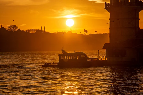 Maiden Tower Kiz Kulesi Ηλιοβασίλεμα Istanbul Τουρκία — Φωτογραφία Αρχείου