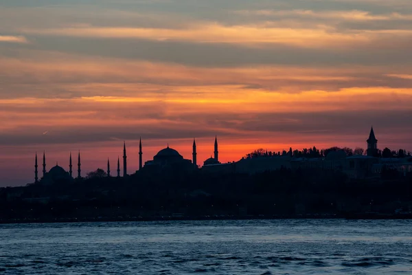 Coucher Soleil Sur Mosquée Bleue Avec Hagia Sophia Silhouette Sur — Photo