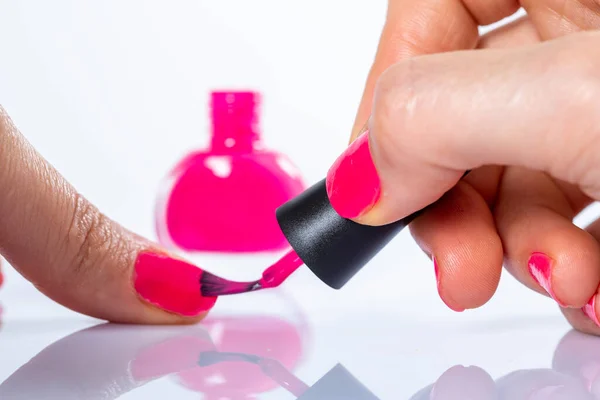 Mani Con Manicure Bottiglia Smalto — Foto Stock