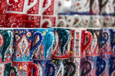 Piyasada geleneksel Türk seramikleri