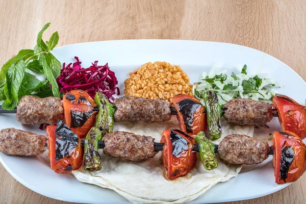 Turkish Traditional Kofte Dish Table — Stockfoto