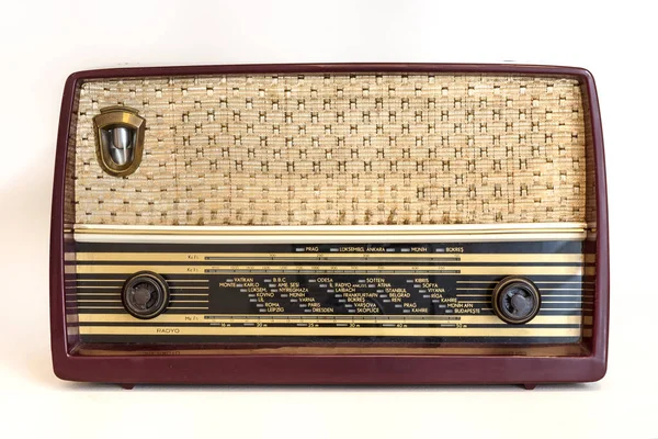 Oldtimer Radios Altes Radio Isoliert Auf Weißem Hintergrund — Stockfoto