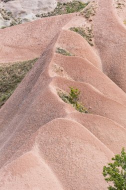 Kapadokya 'daki dağlarda kaya oluşumlarının güzel manzarası. seyahat, macera, tatil.